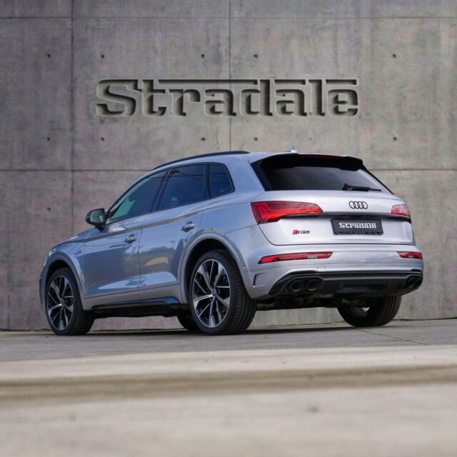 .Audi SQ5 TDI quattroUnidad entregada bajo pedido a cliente.Seguimos apostando por la búsqueda personalizada de vehículos en el mercado alemán, seleccionando unidades con historial, configuración y estado a la altura de lo que nuestros clientes esperan.En este caso, un Audi SQ5 TDI de reciente matriculación, con una combinación de prestaciones, eficiencia y equipamiento que lo convierten en una opción muy completa dentro del segmento.⚙️ V6 TDI · 341 CV📅 09/2024📍 Procedente de concesionario oficial Audi en Alemania✔️ Suspensión neumática✔️ Sistema de sonido Bang & Olufsen✔️ Head-Up Display✔️ Cámara 360º✔️ Techo panorámicoNos encargamos de todo el proceso:selección, compra, transporte y matriculación en España.💬 ¿Buscas algo así?Te lo encontramos.•🆆🆆🆆.🆂🆃🆁🅰🅳🅰🅻🅴🅱🅸🅻🅱🅰🅾.🅲🅾🅼••𝘌𝘯𝘷í𝘰𝘴 𝘢 𝘵𝘰𝘥𝘰 𝘌𝘶𝘳𝘰𝘱𝘢 ✈️•𝘗𝘢𝘳𝘢 𝘮á𝘴 𝘪𝘯𝘧𝘰𝘳𝘮𝘢𝘤𝘪ó𝘯 𝘱𝘰𝘳 𝘧𝘢𝘷𝘰𝘳 𝘤𝘰𝘯𝘵𝘢𝘤𝘵𝘢𝘳:•📩 𝘪𝘯𝘧𝘰@𝘴𝘵𝘳𝘢𝘥𝘢𝘭𝘦𝘣𝘪𝘭𝘣𝘢𝘰.𝘤𝘰𝘮•👉 𝘍𝘰𝘭𝘭𝘰𝘸 @𝘴𝘵𝘳𝘢𝘥𝘢𝘭𝘦𝘣𝘪𝘭𝘣𝘢𝘰 👈•#audisq5 #sq5 #sq5tdi #audisq5quattro #stradalebilbao