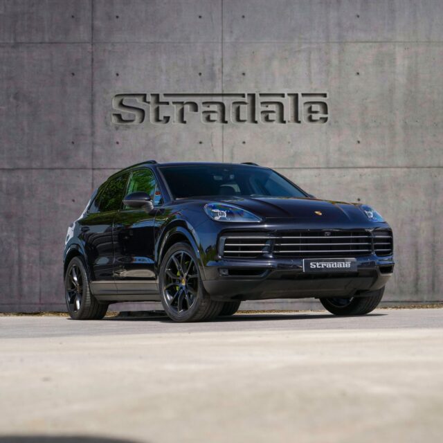.UNIDAD ENTREGADA // DESTINO IBIZA 🌴Porsche Cayenne E-HybridConfigurado al detalle y traído bajo pedido para uno de nuestros clientes… y ya rumbo a la isla.⚡️ 462 CV híbrido enchufable🟢 Etiqueta ECO🏁 Paquete Sport Chrono🌙 Techo panorámico📸 Cámara 360º🛋️ Asientos confort eléctricos con memoria💨 Suspensión neumática (PASM)🔥 Pinzas de freno en verde acid🎯 Historial en servicio oficial Porsche Oficial Un SUV que combina prestaciones, eficiencia y presencia como pocos.📍 Búsqueda personalizada en toda Europa📍 Selección solo de unidades top📍 Entrega llave en mano, sin sorpresas¿Buscando algo especial?Lo encontramos.•🆆🆆🆆.🆂🆃🆁🅰🅳🅰🅻🅴🅱🅸🅻🅱🅰🅾.🅲🅾🅼••𝘌𝘯𝘷í𝘰𝘴 𝘢 𝘵𝘰𝘥𝘰 𝘌𝘶𝘳𝘰𝘱𝘢 ✈️•𝘗𝘢𝘳𝘢 𝘮á𝘴 𝘪𝘯𝘧𝘰𝘳𝘮𝘢𝘤𝘪ó𝘯 𝘱𝘰𝘳 𝘧𝘢𝘷𝘰𝘳 𝘤𝘰𝘯𝘵𝘢𝘤𝘵𝘢𝘳:•📩 𝘪𝘯𝘧𝘰@𝘴𝘵𝘳𝘢𝘥𝘢𝘭𝘦𝘣𝘪𝘭𝘣𝘢𝘰.𝘤𝘰𝘮•👉 𝘍𝘰𝘭𝘭𝘰𝘸 @𝘴𝘵𝘳𝘢𝘥𝘢𝘭𝘦𝘣𝘪𝘭𝘣𝘢𝘰 👈•#cayenne #porschecayenne #cayennehybrid #stradalebilbao