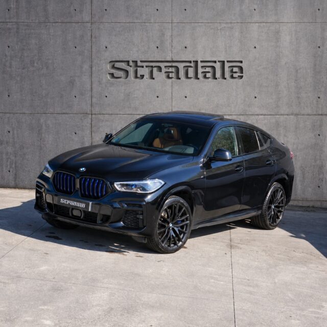 .🔥 OPORTUNIDAD ÚNICA · BMW X6 xDrive40d M Sport32.223 € + Iva ( 38.990 € Iva incluido )Un kilometraje alto, pero un estado de conservación espectacular de los que pocas veces se ven. Una oportunidad para quien valora el cuidado, el historial y el equipamiento.📅 Septiembre de 2022 · 340 CV🌿 Diésel microhíbrido con etiqueta ECO: para acceder al centro de las ciudades y sus zonas de bajas emisiones.🧾 IVA deducible⚙️ Cambio automático y tracción integral xDrive🖤 Interior de cuero cognac✨ Paquete M Sport y llantas M de 22”✨ Suspensión neumática en ambos ejes✨ Techo panorámico Sky Lounge✨ Asientos multifunción M calefactados✨ Faros BMW Laserlight✨ Head-Up Display✨ Driving Assistant Professional✨ Parking Assistant Plus📍 310.000 km realizados por autopista en largos viajes de una punta a otra de España. Siempre mantenido en servicio oficial BMW, con historial completo.🔧 Se entregará con el último mantenimiento recién realizado en BMW.📩 Escríbenos por privado para más información.#Stradalebilbao #BMWX6 #BMWXDrive40d #MSport