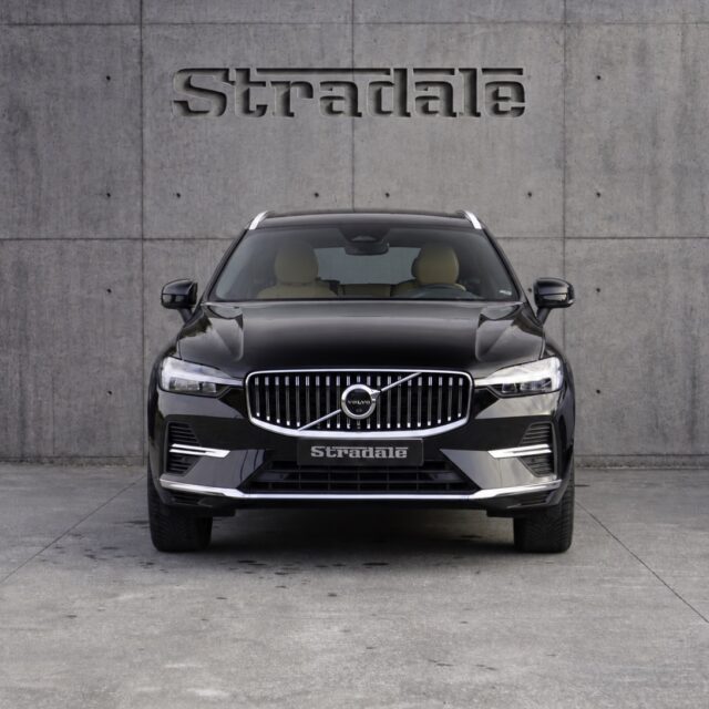 Otro pedido que ya está en casa 🇸🇪✨Este Volvo XC60 T6 AWD Inscription lo hemos traído bajo pedido para uno de nuestros clientes: un SUV híbrido enchufable que combina potencia, confort y el cuidado por los detalles de Volvo.🔹 349 CV y tracción total AWD🔹 Techo panorámico🔹 Sonido Harman Kardon🔹 Cámara de visión 360°🔹 Asientos de cuero Nappa🔹 Control de crucero adaptativo y asistente de ángulo muertoEn Stradale Bilbao buscamos el coche que encaje contigo, con el equipamiento y las características que quieres, y gestionamos su importación hasta tenerlo aquí.Gracias a nuestro cliente por confiar en nosotros. ¡A disfrutarlo! 🤝📩 ¿Qué coche tienes en mente? Escríbenos y lo buscamos para ti.#StradaleBilbao #VolvoXC60 #Volvo