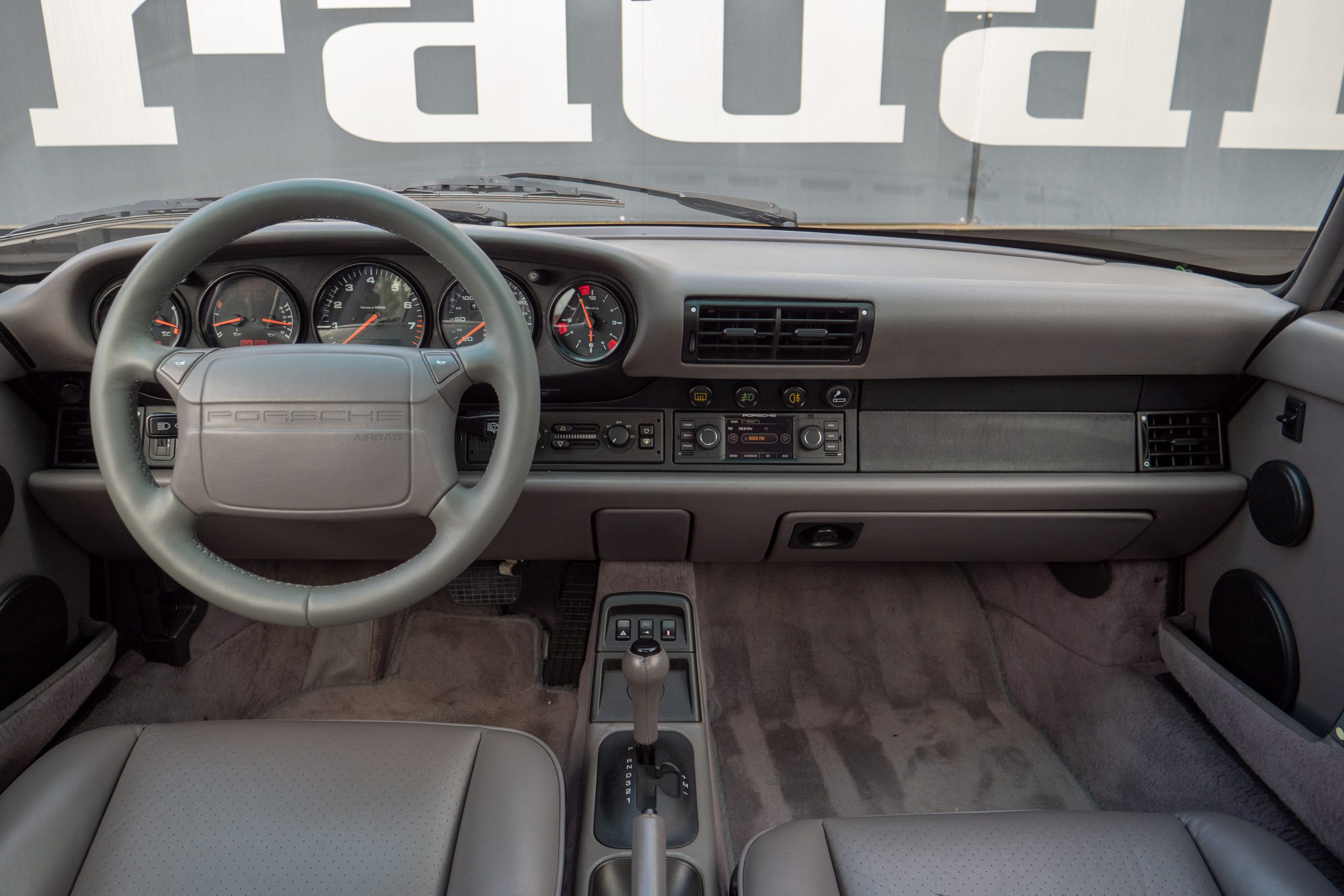 Porsche 964 Carrera 2 - imagen 33