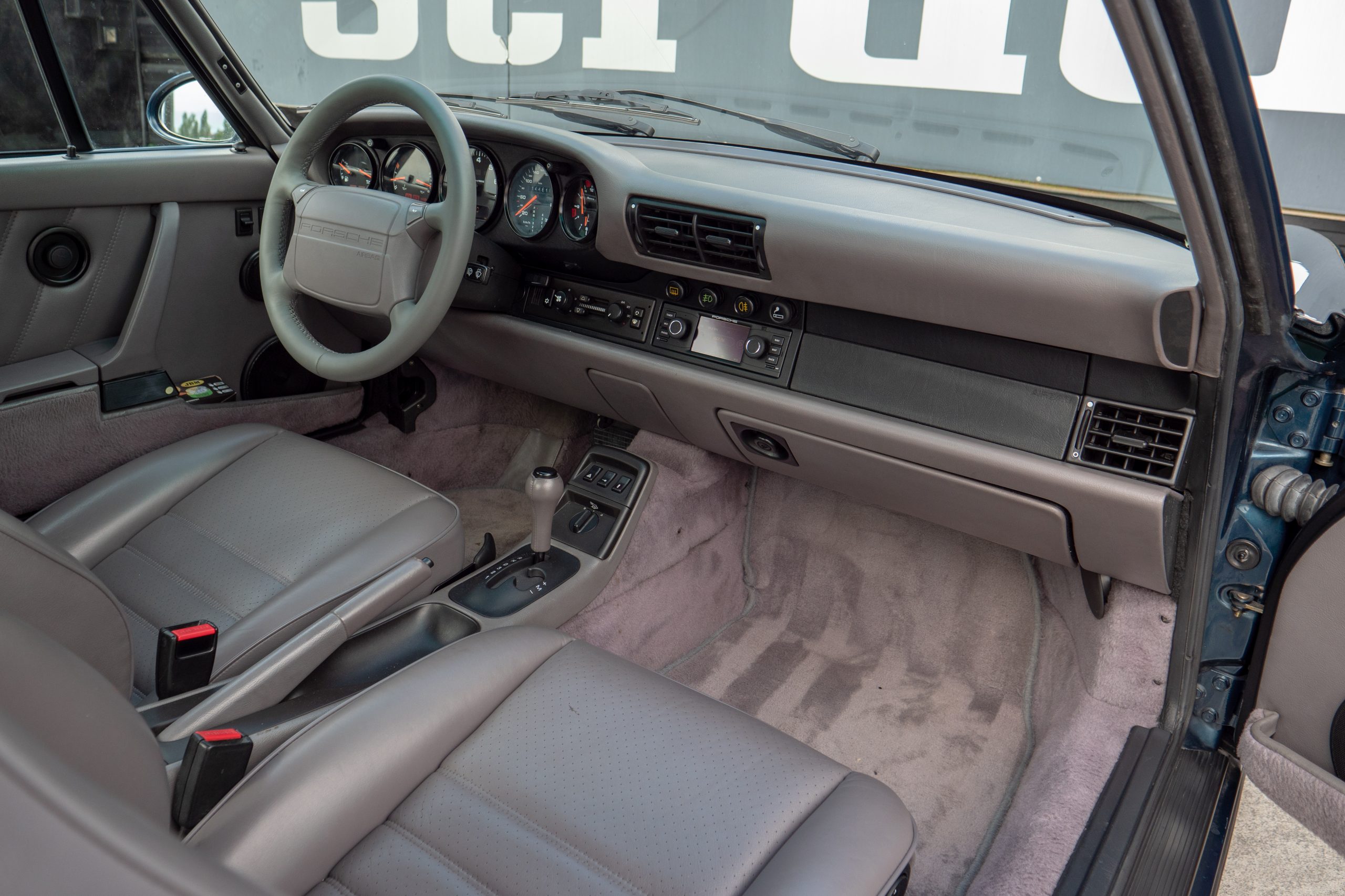 Porsche 964 Carrera 2 - imagen 36