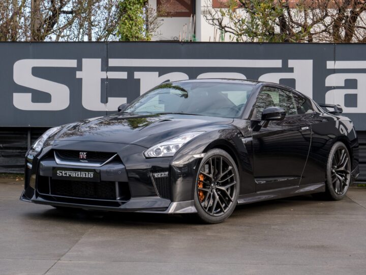 Nissan GTR - foto 2