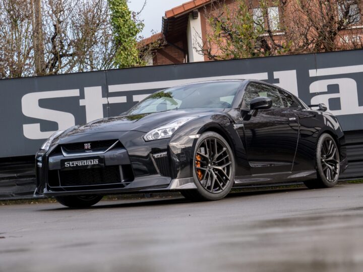 Nissan GTR - foto 3