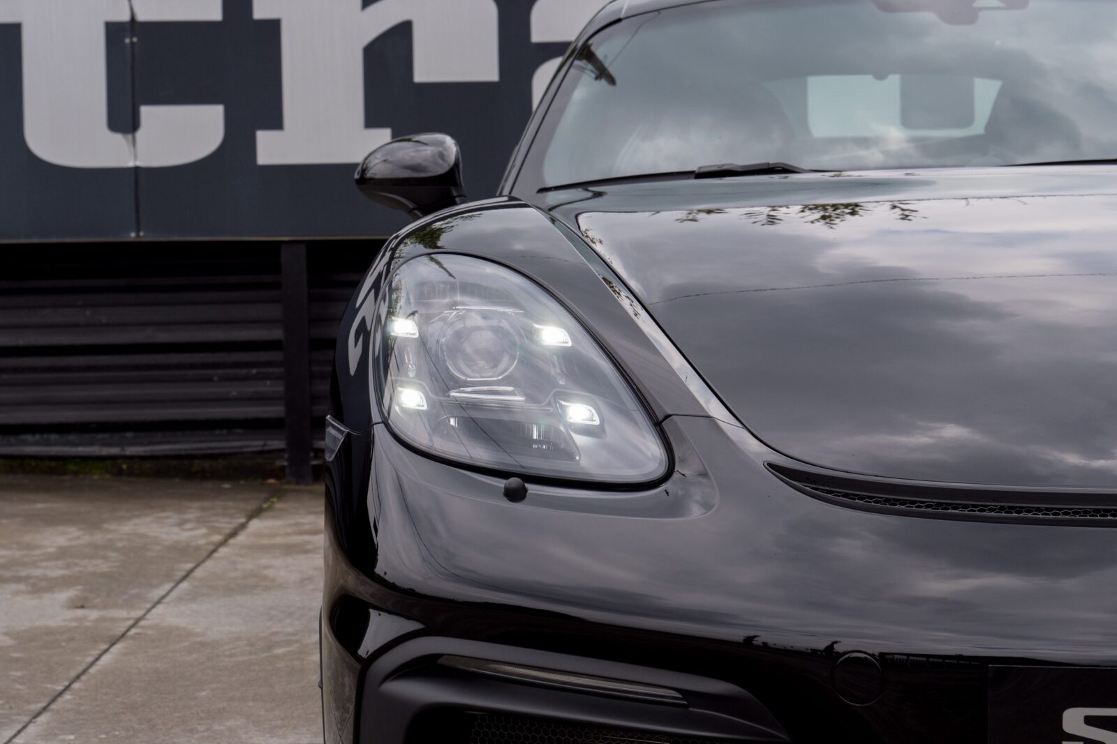 Porsche Cayman GT4 - imagen 8