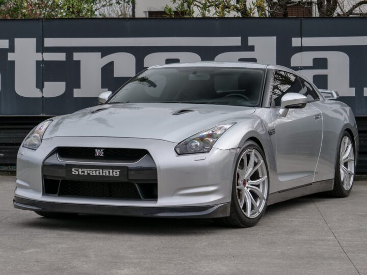Nissan GTR - foto 2