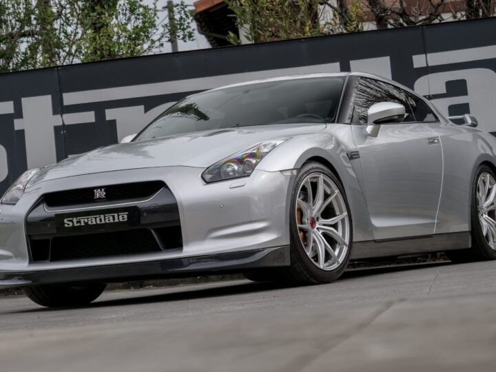 Nissan GTR - foto 3