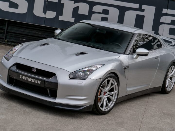 Nissan GTR - foto 6