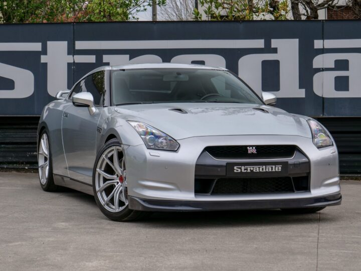 Nissan GTR - foto 1