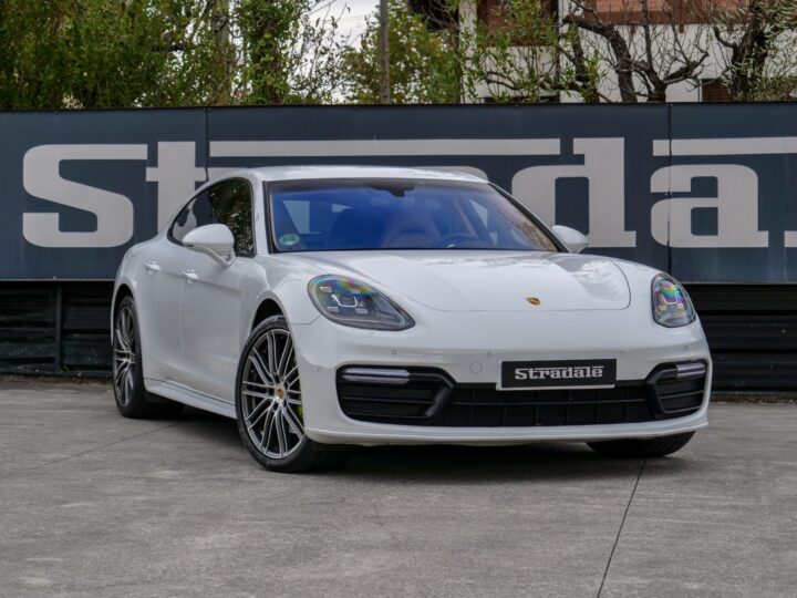 Porsche Panamera 4