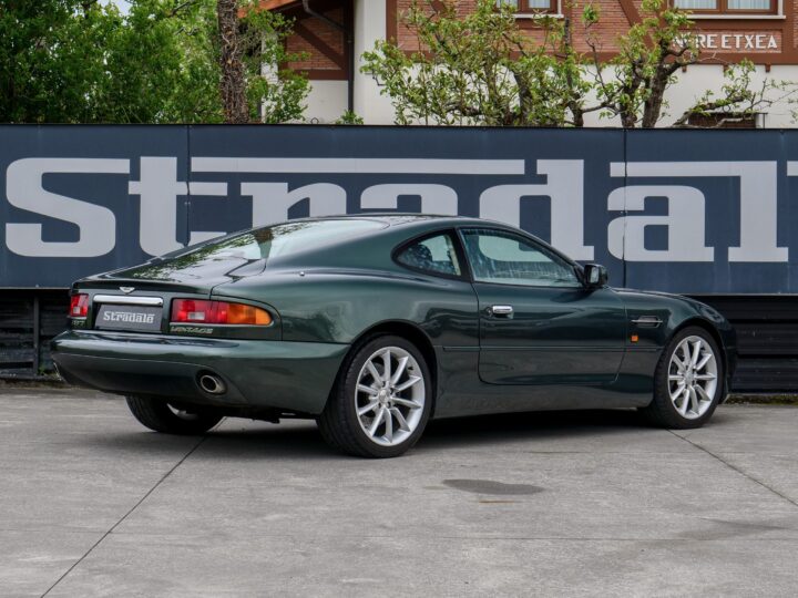 Aston Martin DB7 Vantage V12 - foto 2