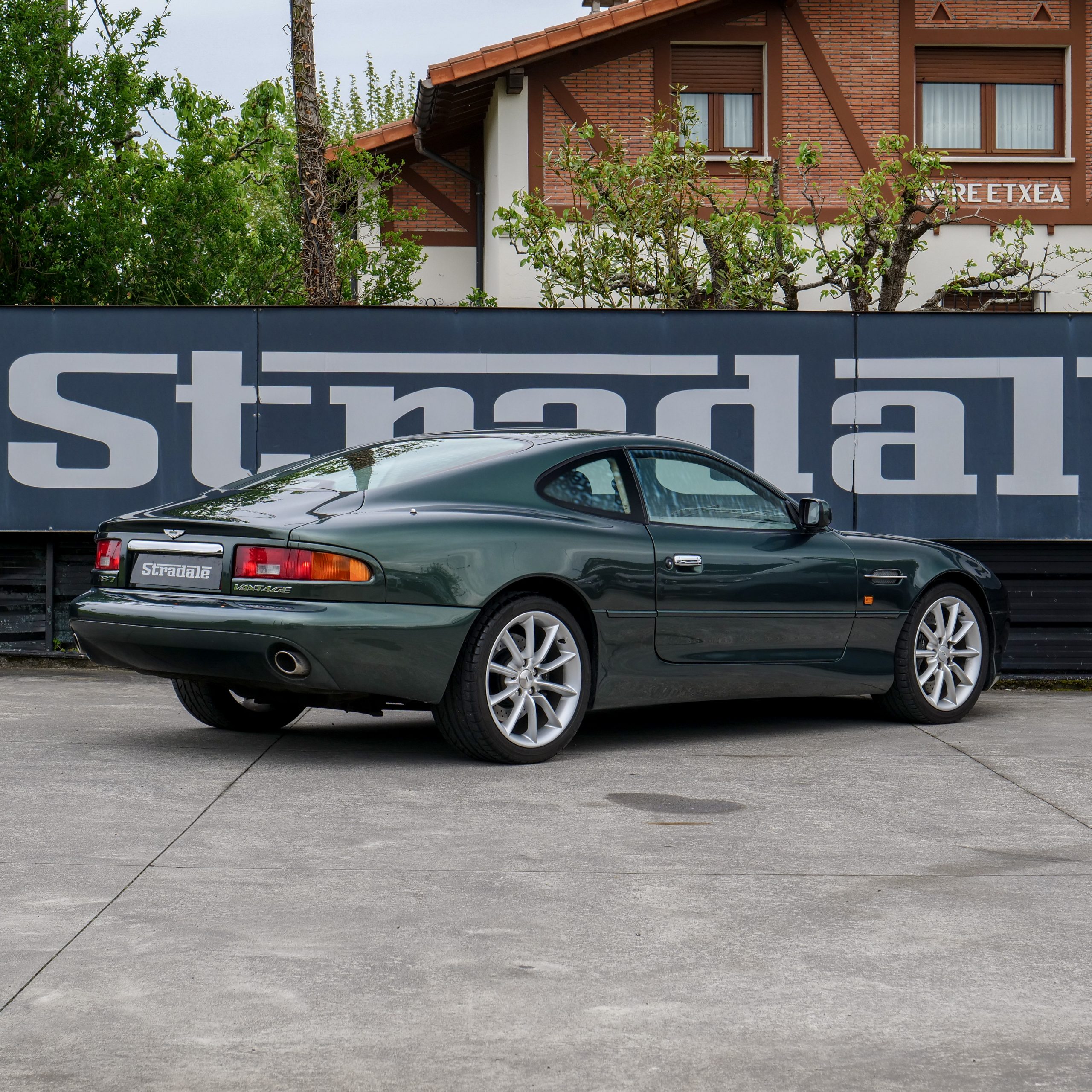 Aston Martin DB7 Vantage V12 - imagen 1