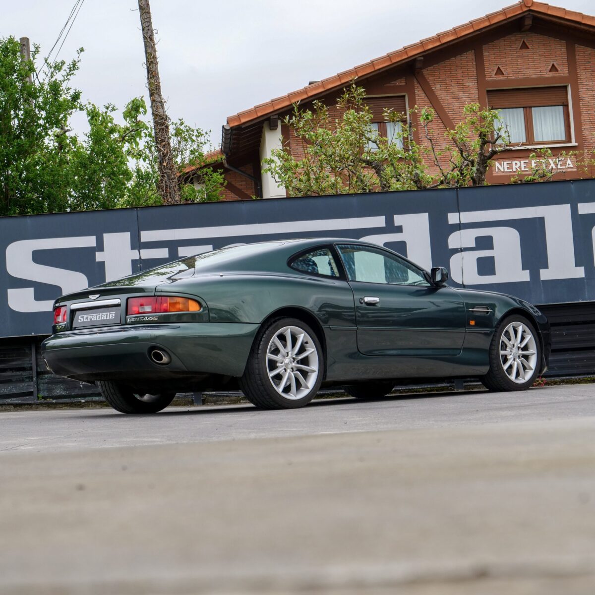 Aston Martin DB7 Vantage V12 - imagen 3