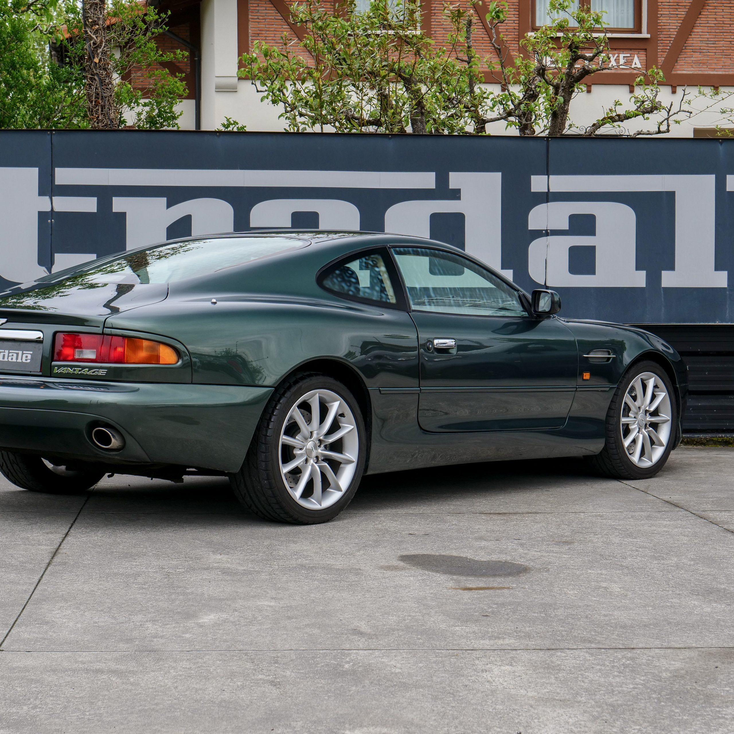 Aston Martin DB7 Vantage V12 - imagen 3
