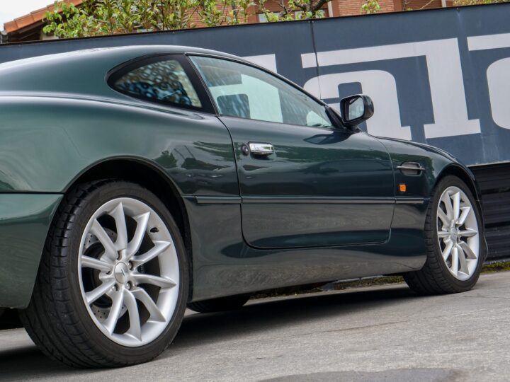 Aston Martin DB7 Vantage V12 - foto 7