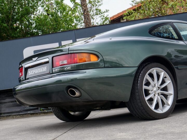Aston Martin DB7 Vantage V12 - foto 8