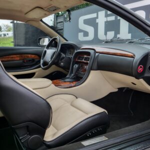 Aston Martin DB7 Vantage V12 - foto 17