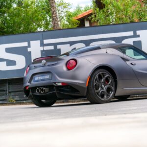 Alfa Romeo 4C Competizione - foto 32