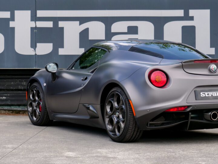 Alfa Romeo 4C Competizione - foto 8