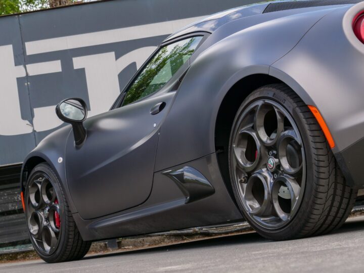 Alfa Romeo 4C Competizione - foto 5