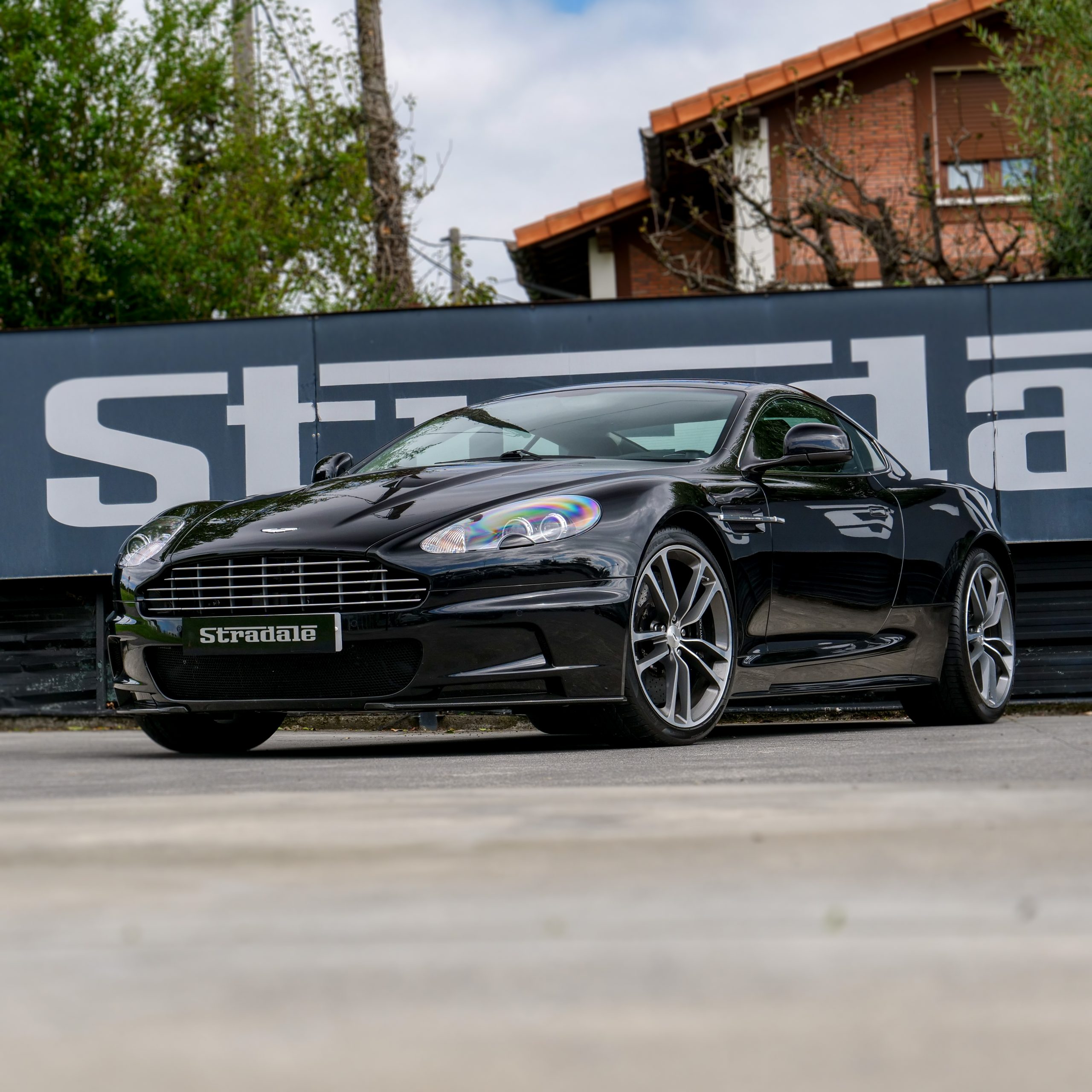 Aston Martin DBS - imagen 2
