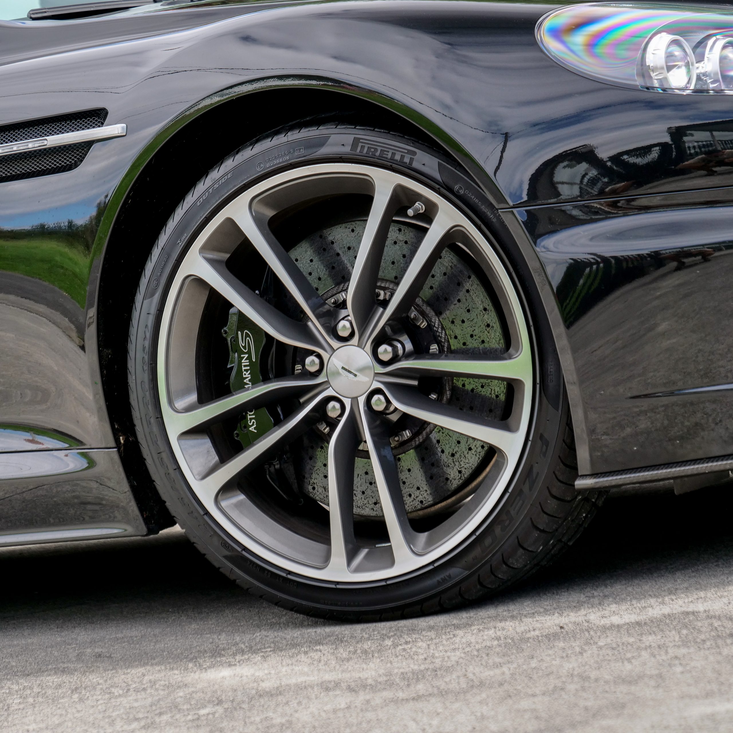 Aston Martin DBS - imagen 16
