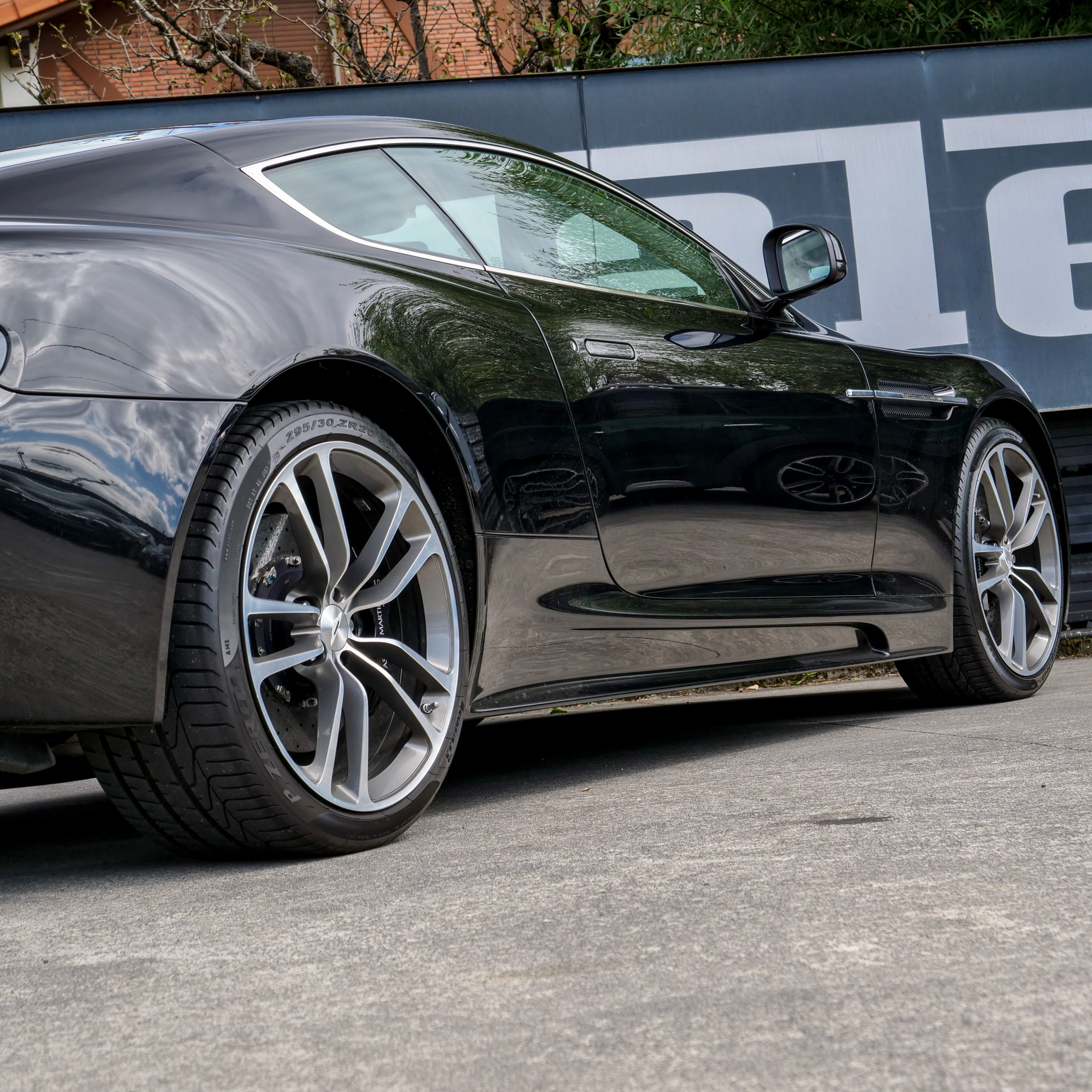 Aston Martin DBS - imagen 23