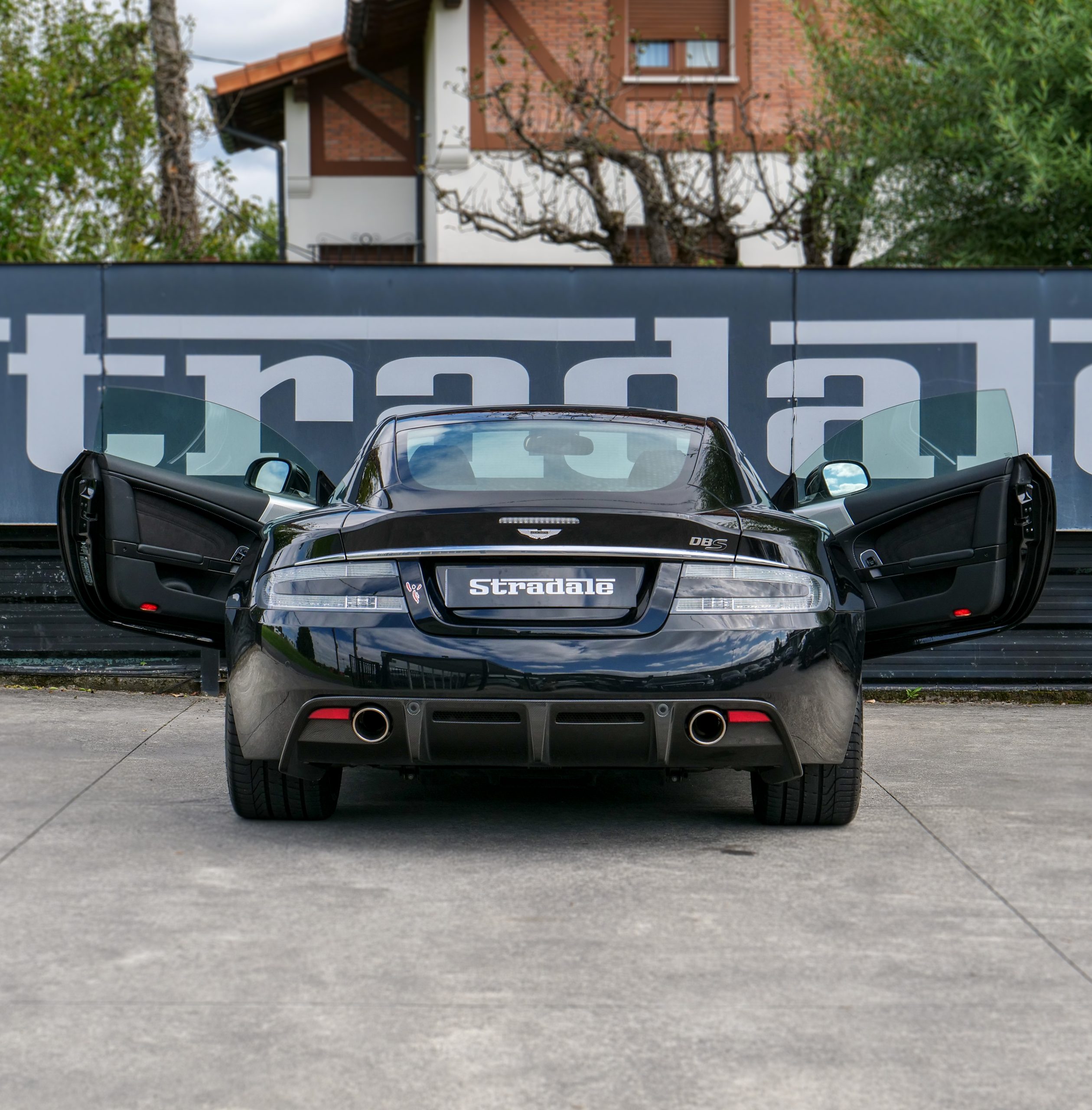 Aston Martin DBS - imagen 30
