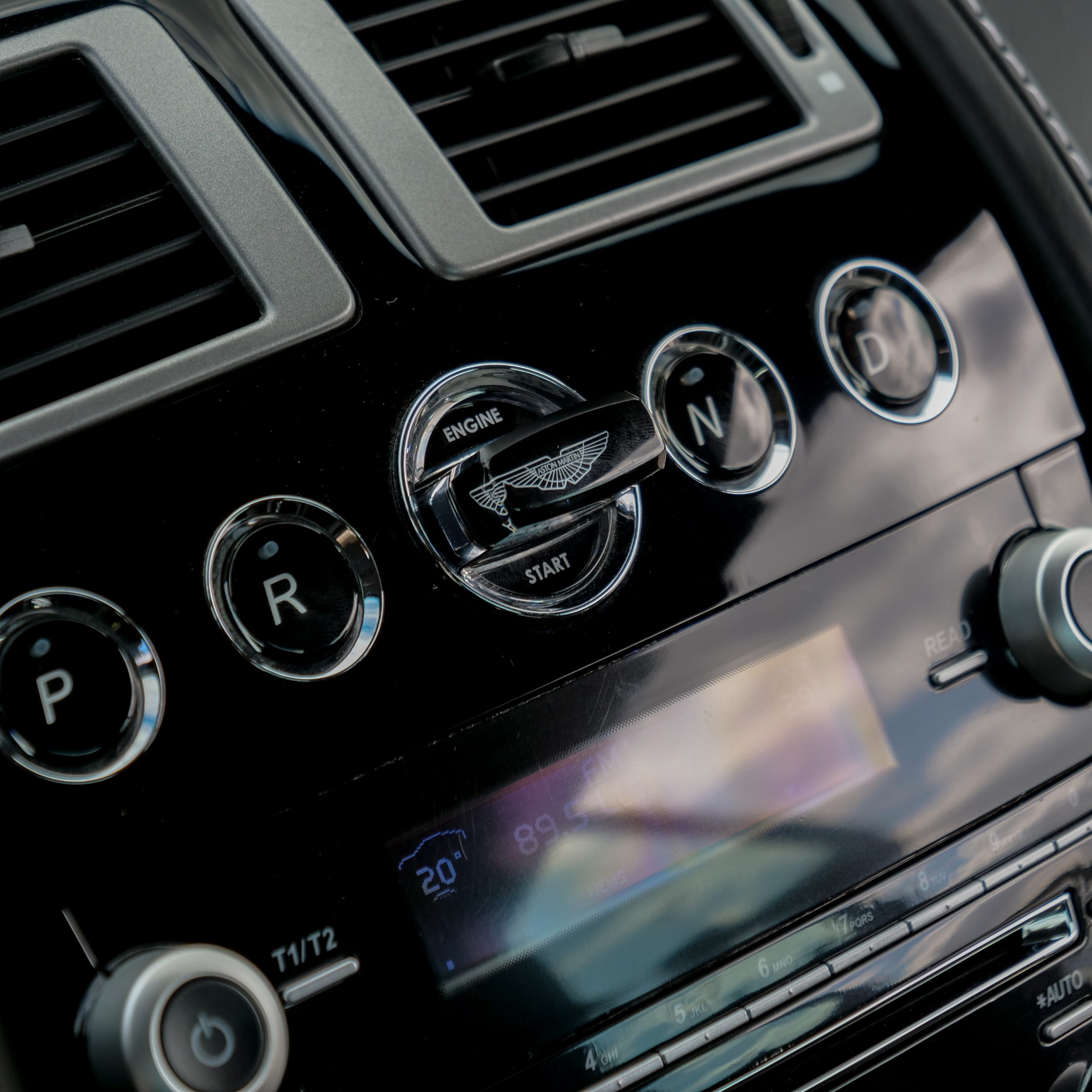 Aston Martin DBS - imagen 36