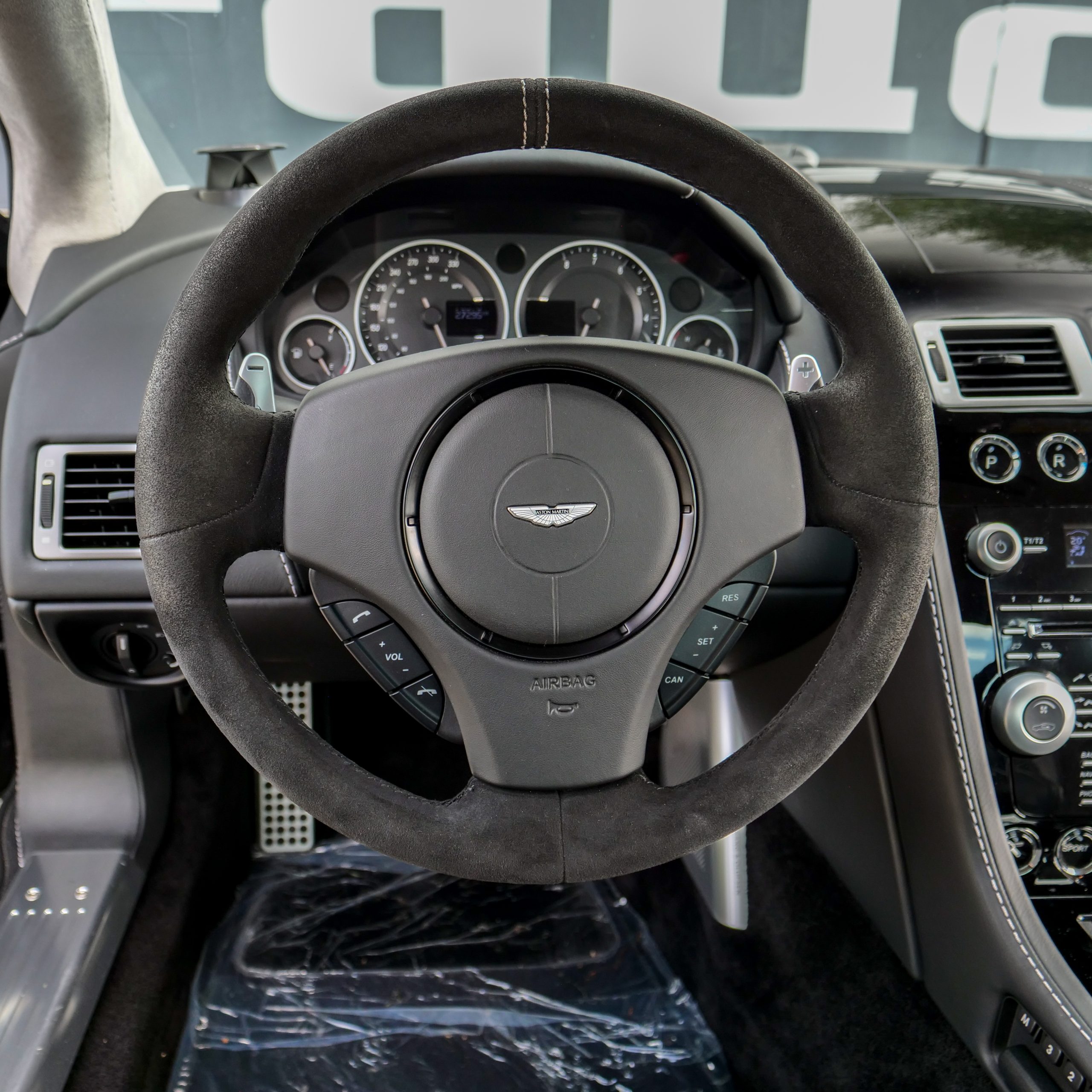 Aston Martin DBS - imagen 44