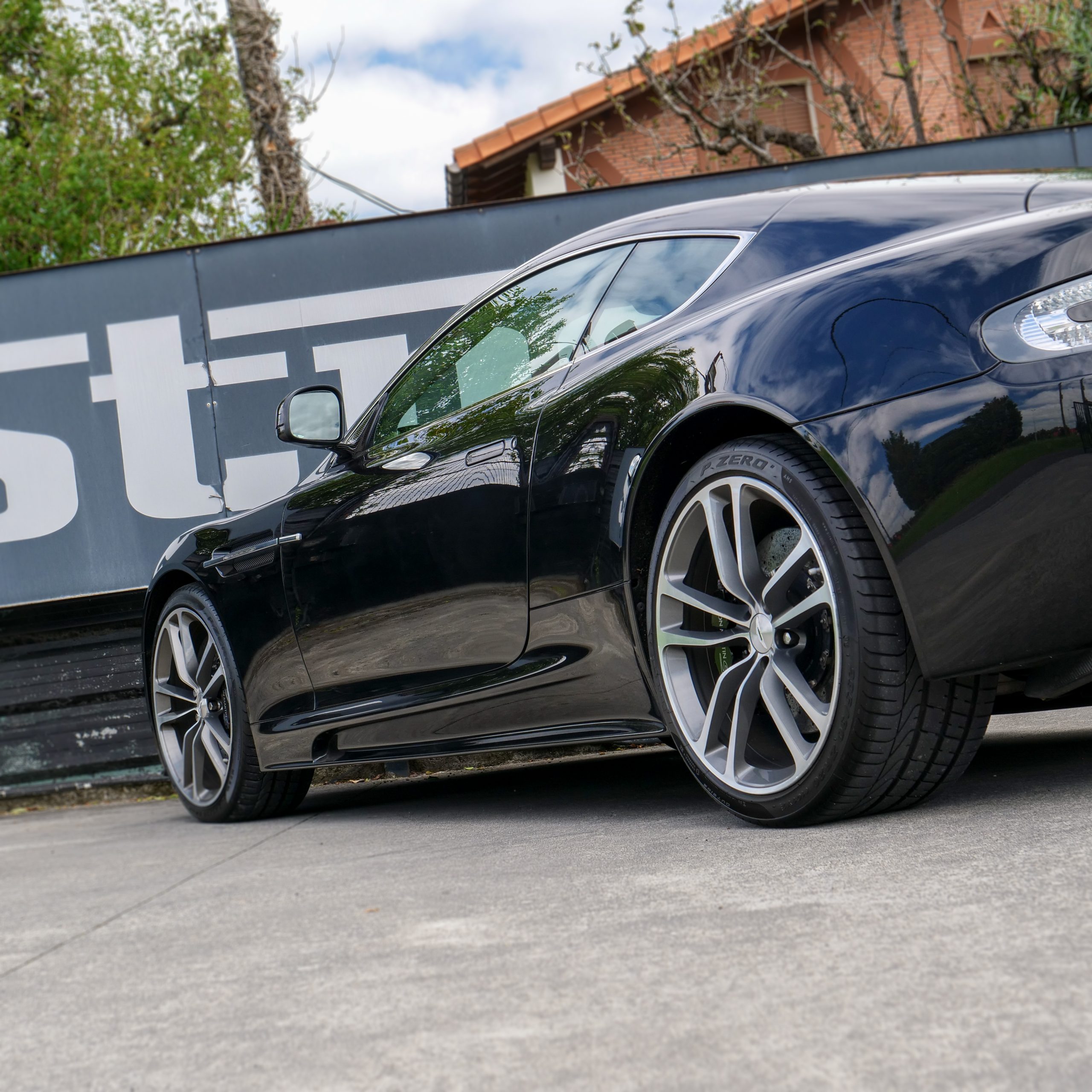 Aston Martin DBS - imagen 50