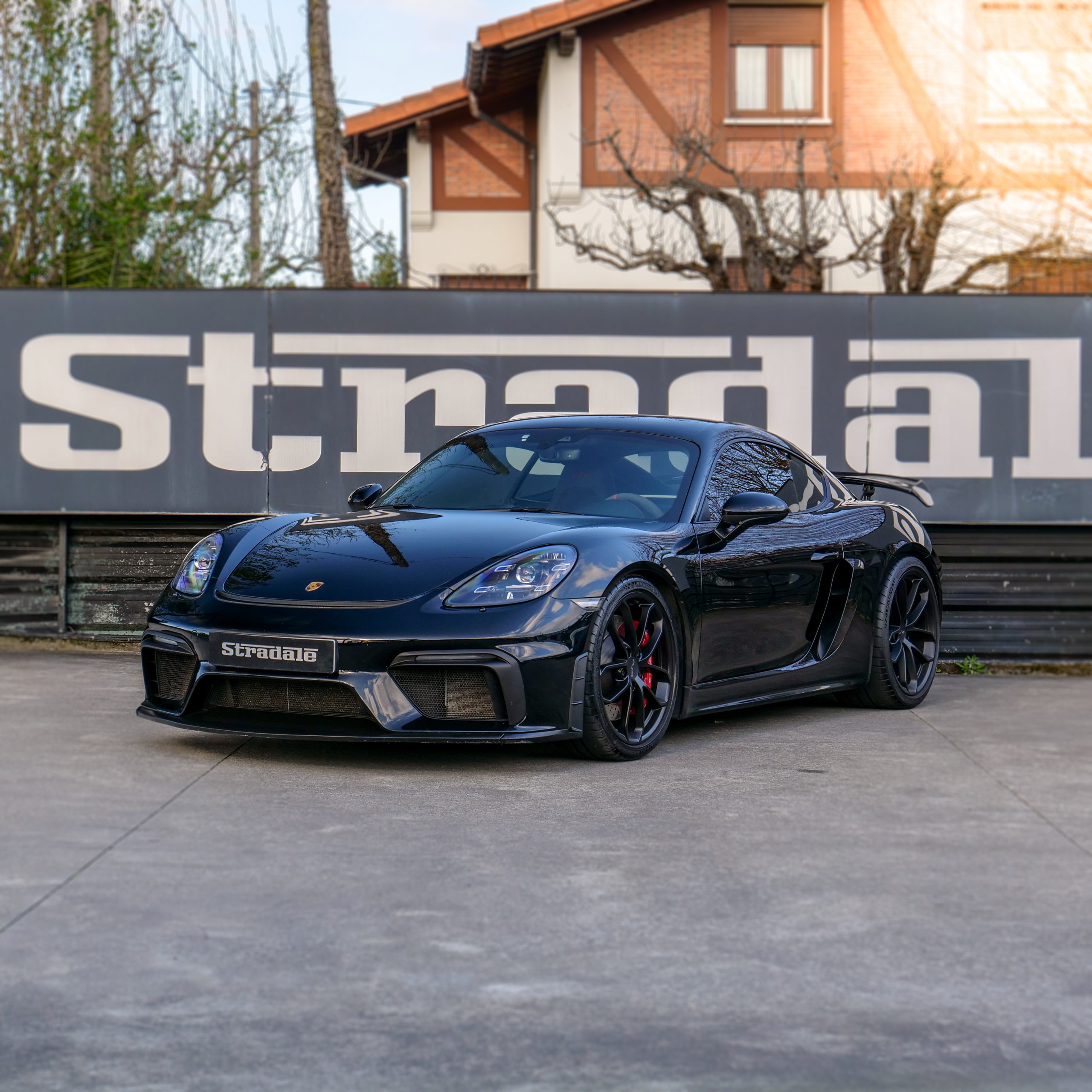 Porsche Cayman GT4 - imagen 1