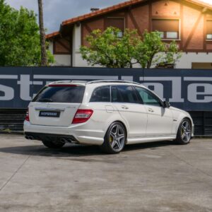 Mercedes C63 AMG Estate - foto 18