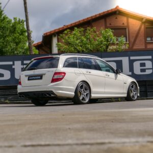 Mercedes C63 AMG Estate - foto 19