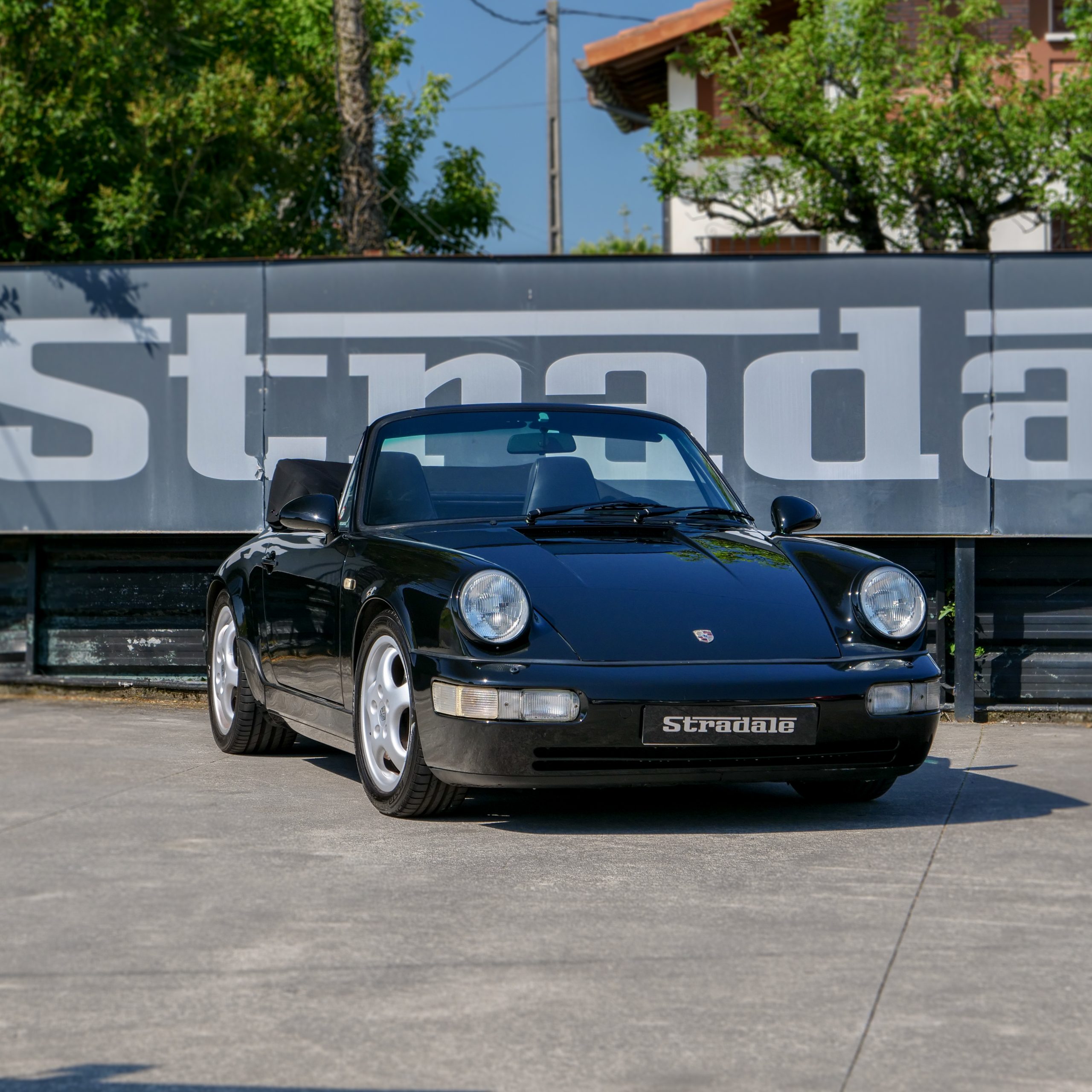Porsche 964 Carrera 4 Cabrio