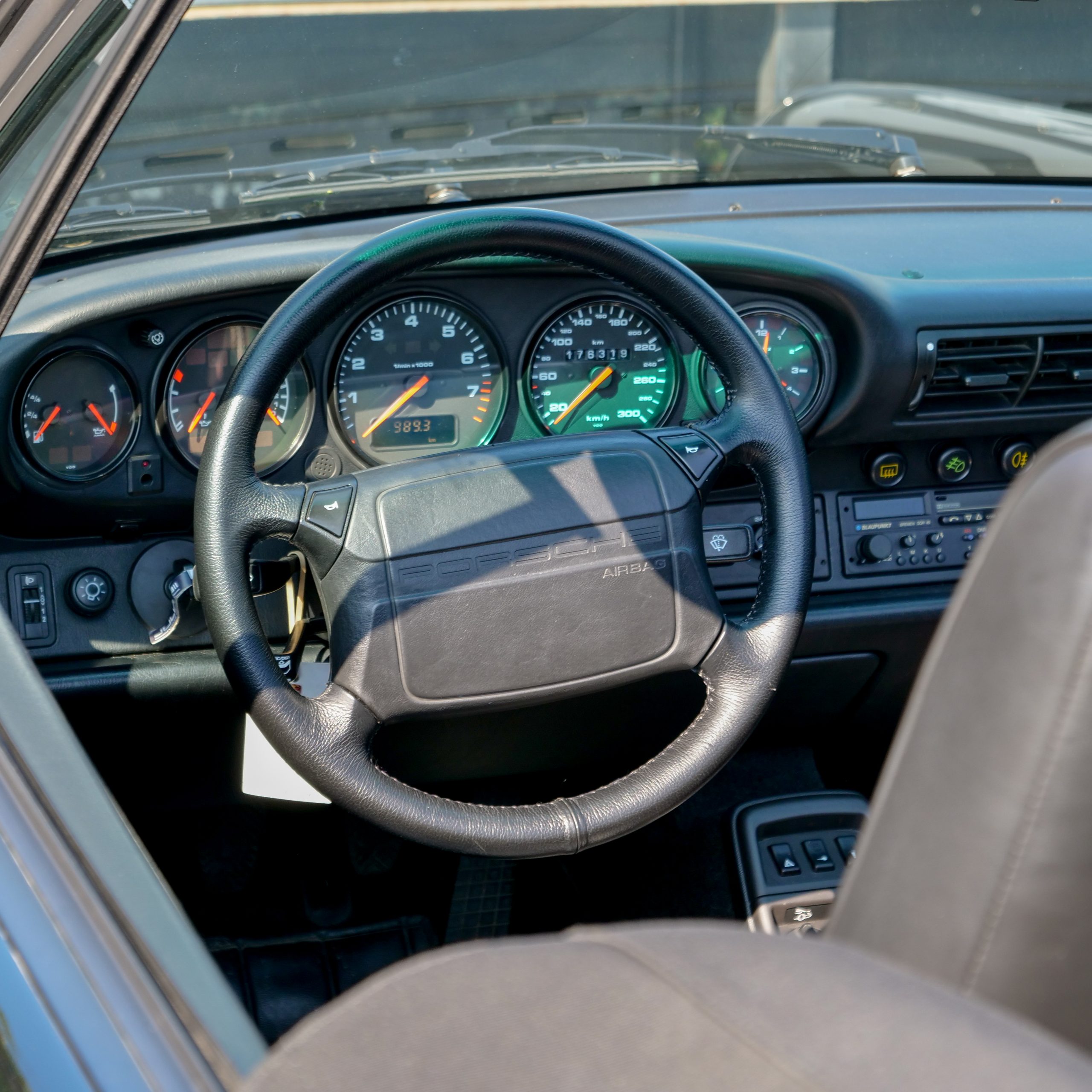 Porsche 964 Carrera 4 Cabrio - imagen 37