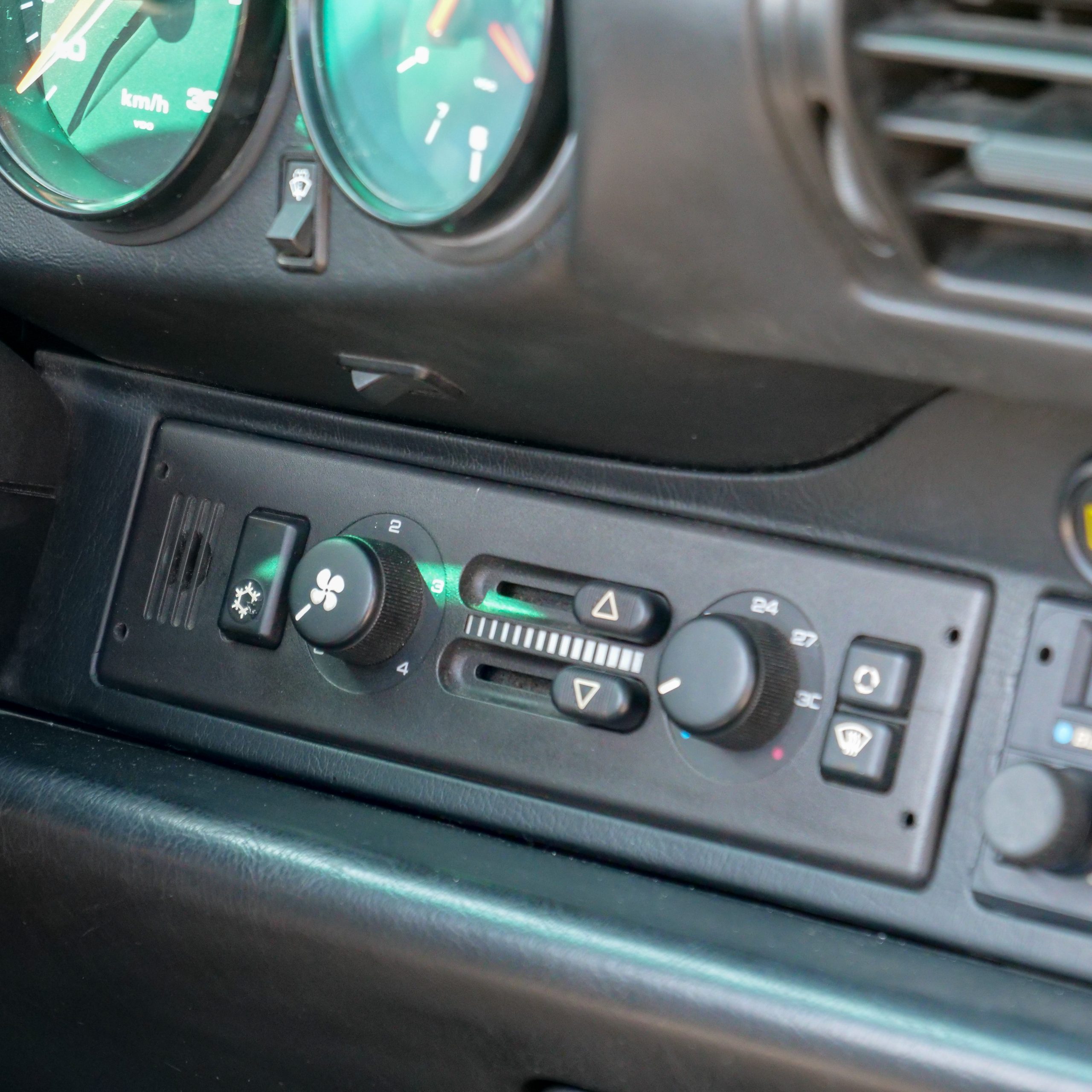 Porsche 964 Carrera 4 Cabrio - imagen 55