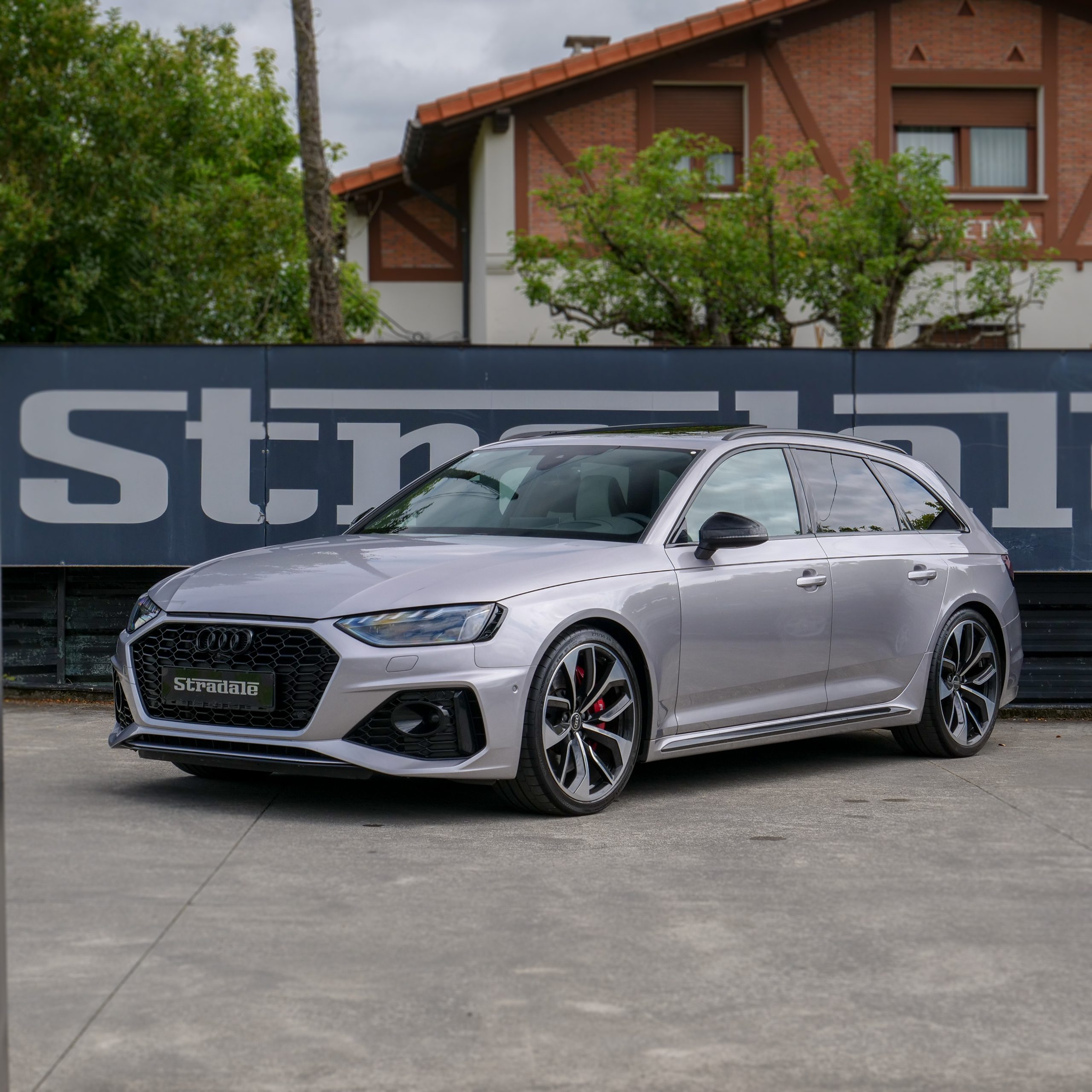 Audi RS4 - imagen 1