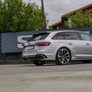 Audi RS4 - foto 19
