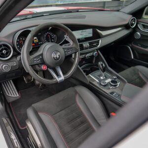 Alfa Romeo Giulia «Racing Edition» - foto 44