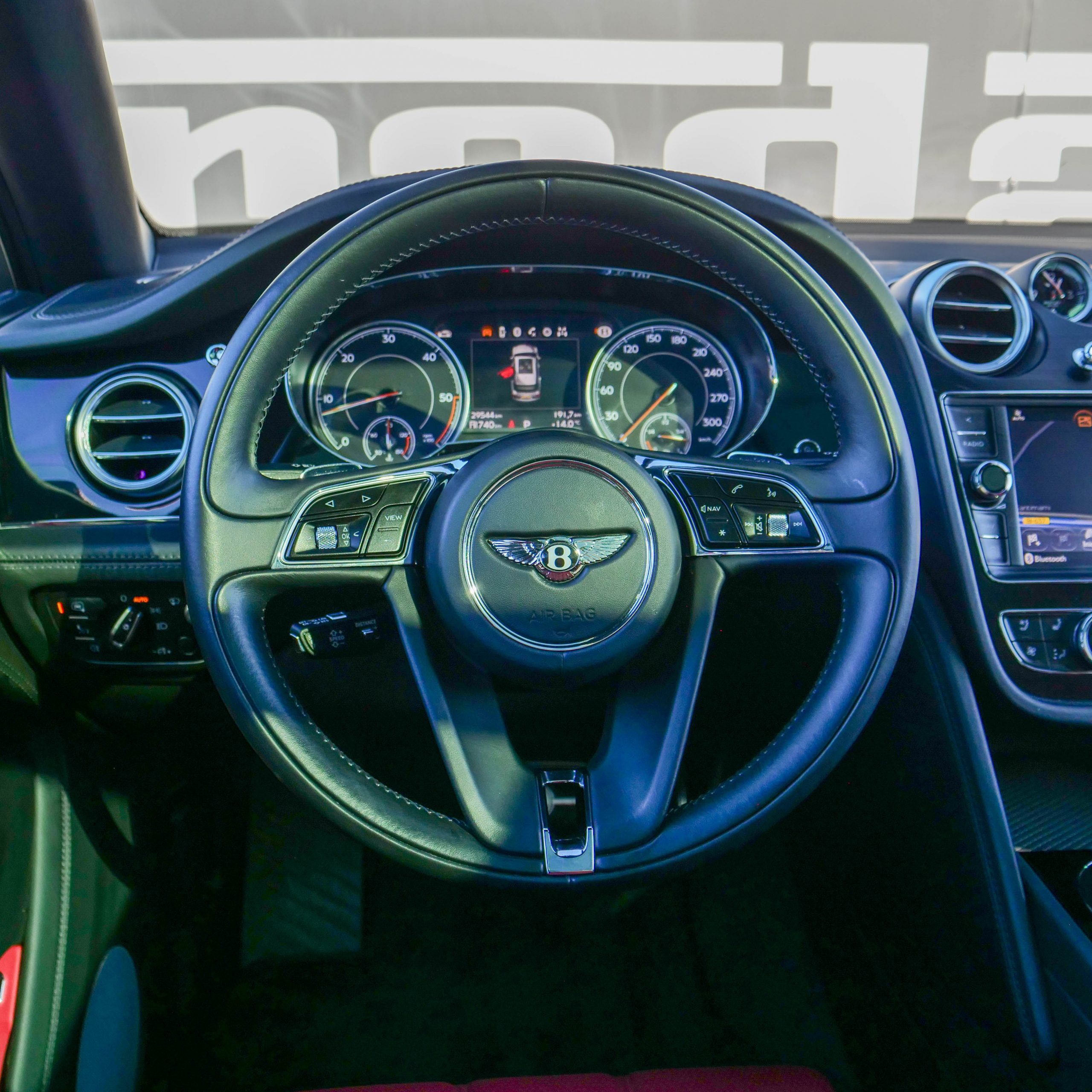 Bentley Bentayga 4.0D - imagen 30