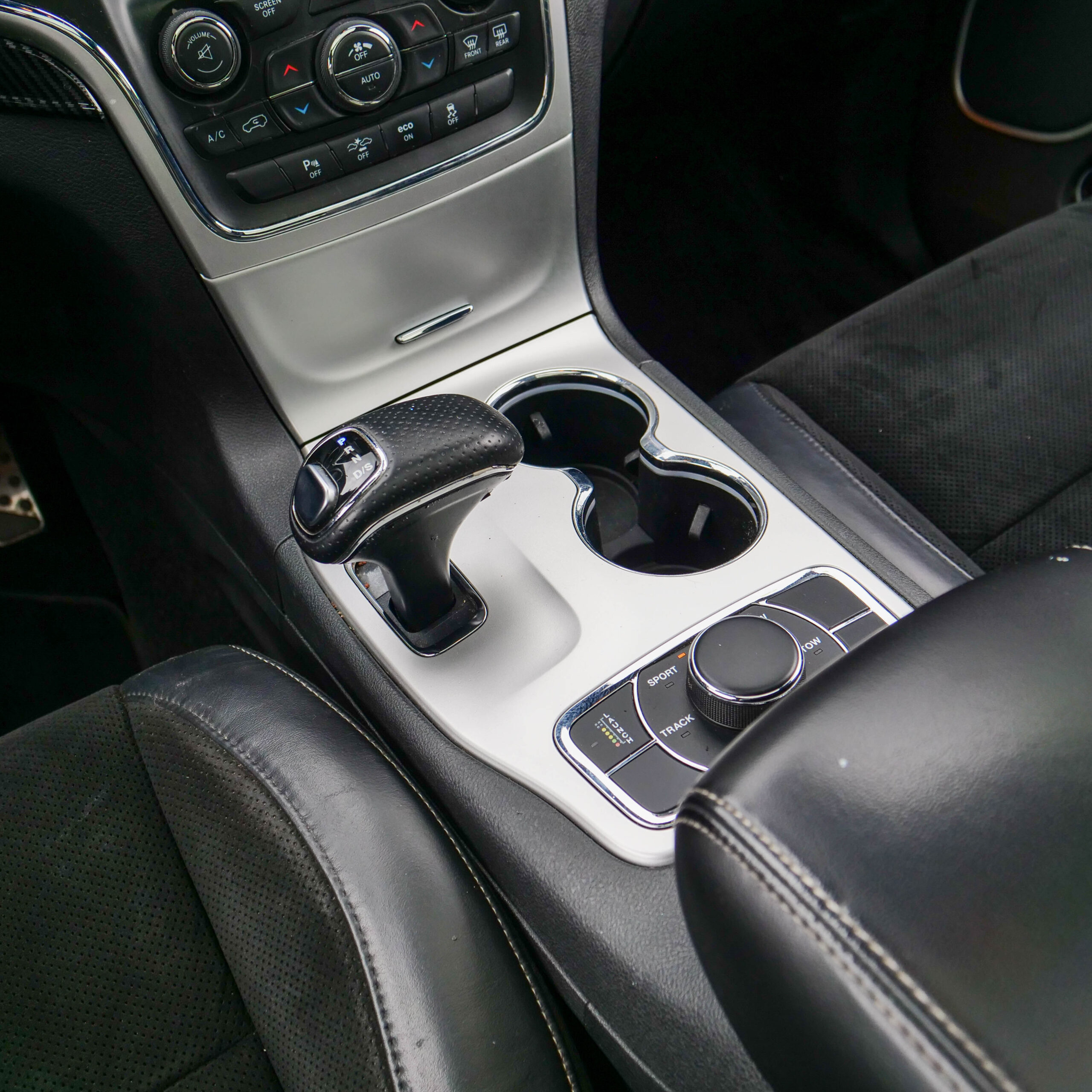 Jeep Grand Cherokee 6.4 V8 SRT - imagen 23