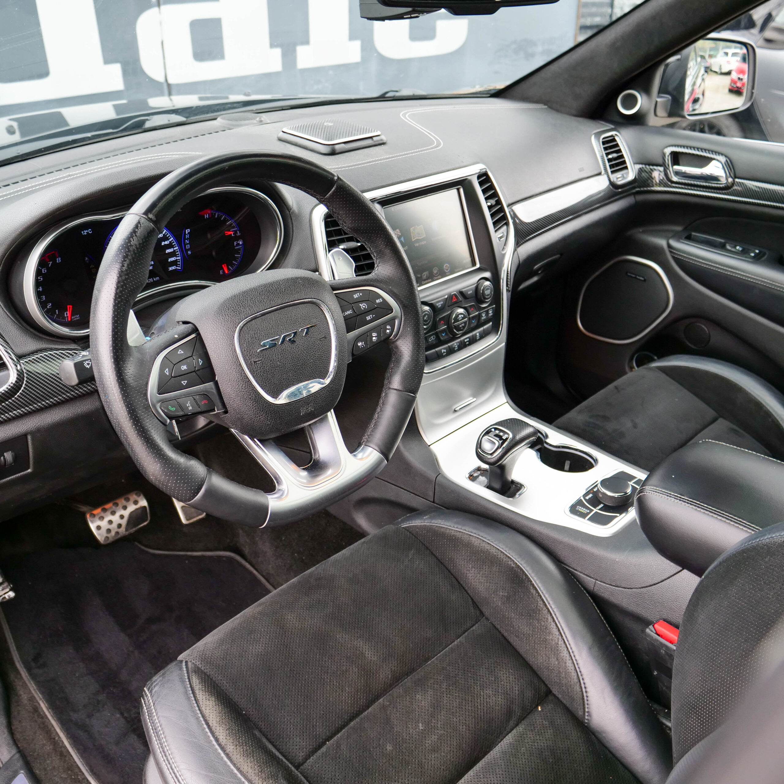 Jeep Grand Cherokee 6.4 V8 SRT - imagen 24