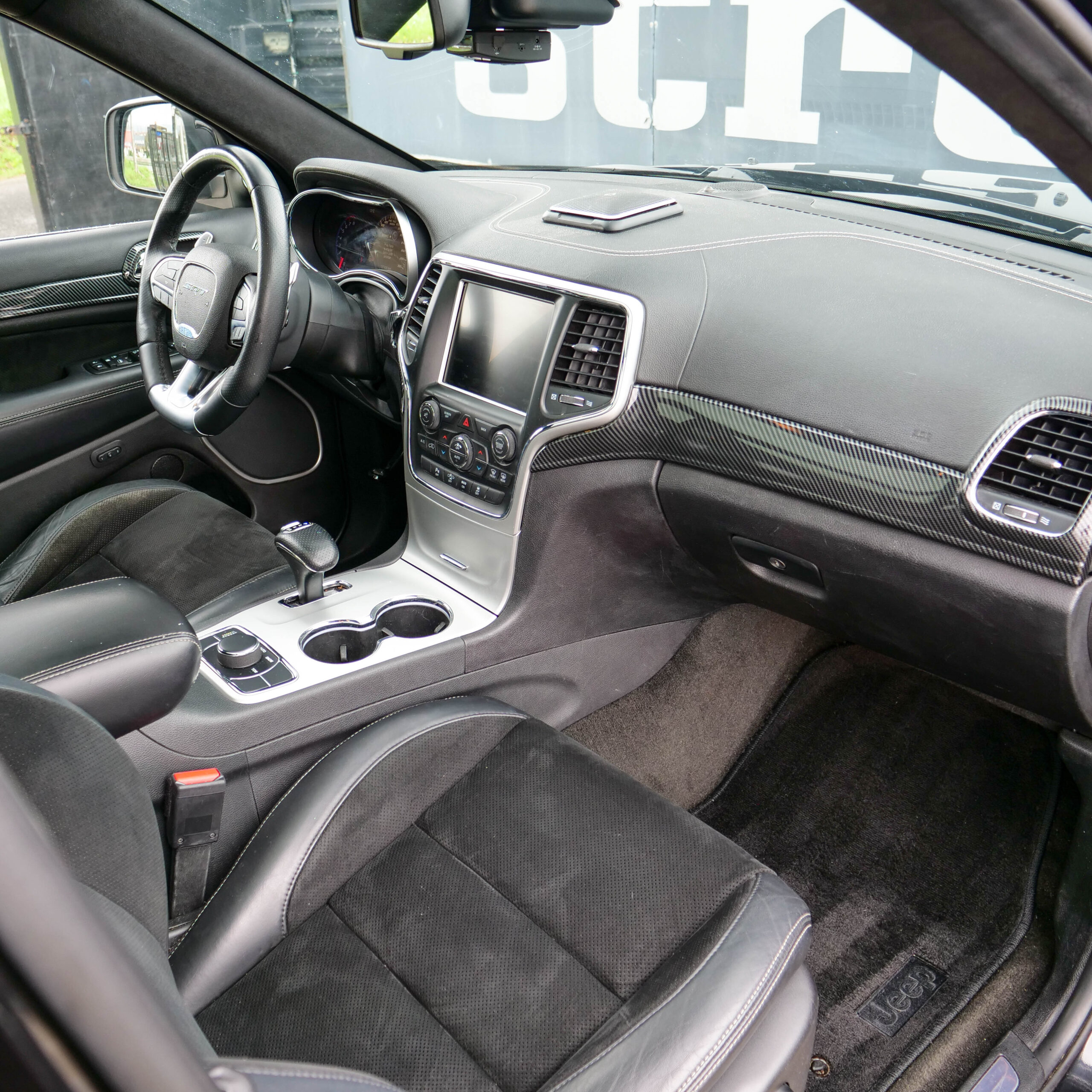 Jeep Grand Cherokee 6.4 V8 SRT - imagen 26