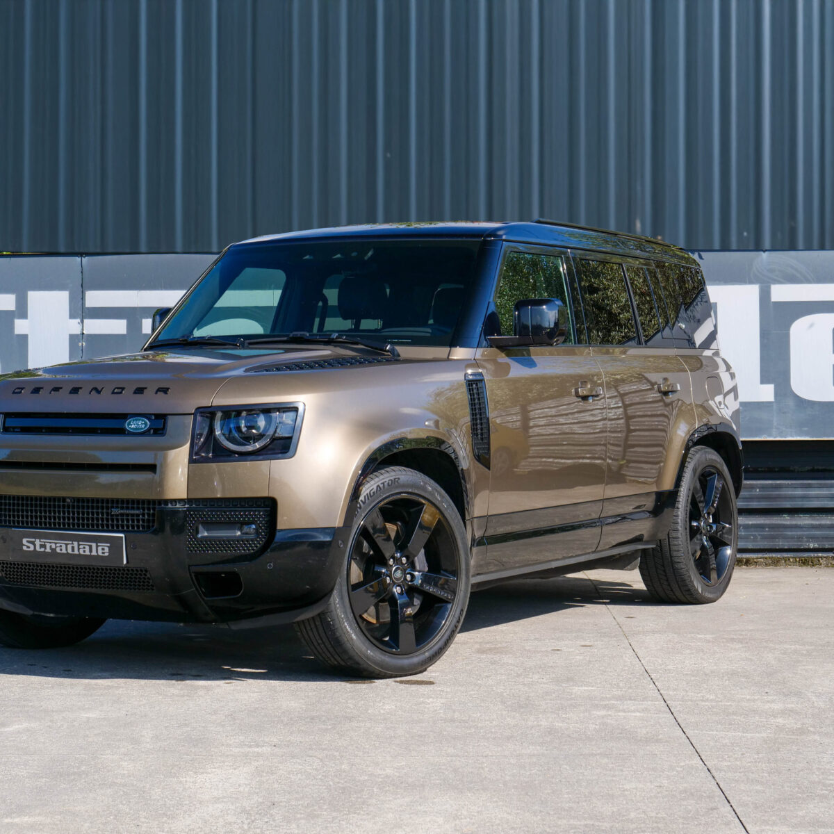 Land Rover Defender P400e HSE - imagen 4