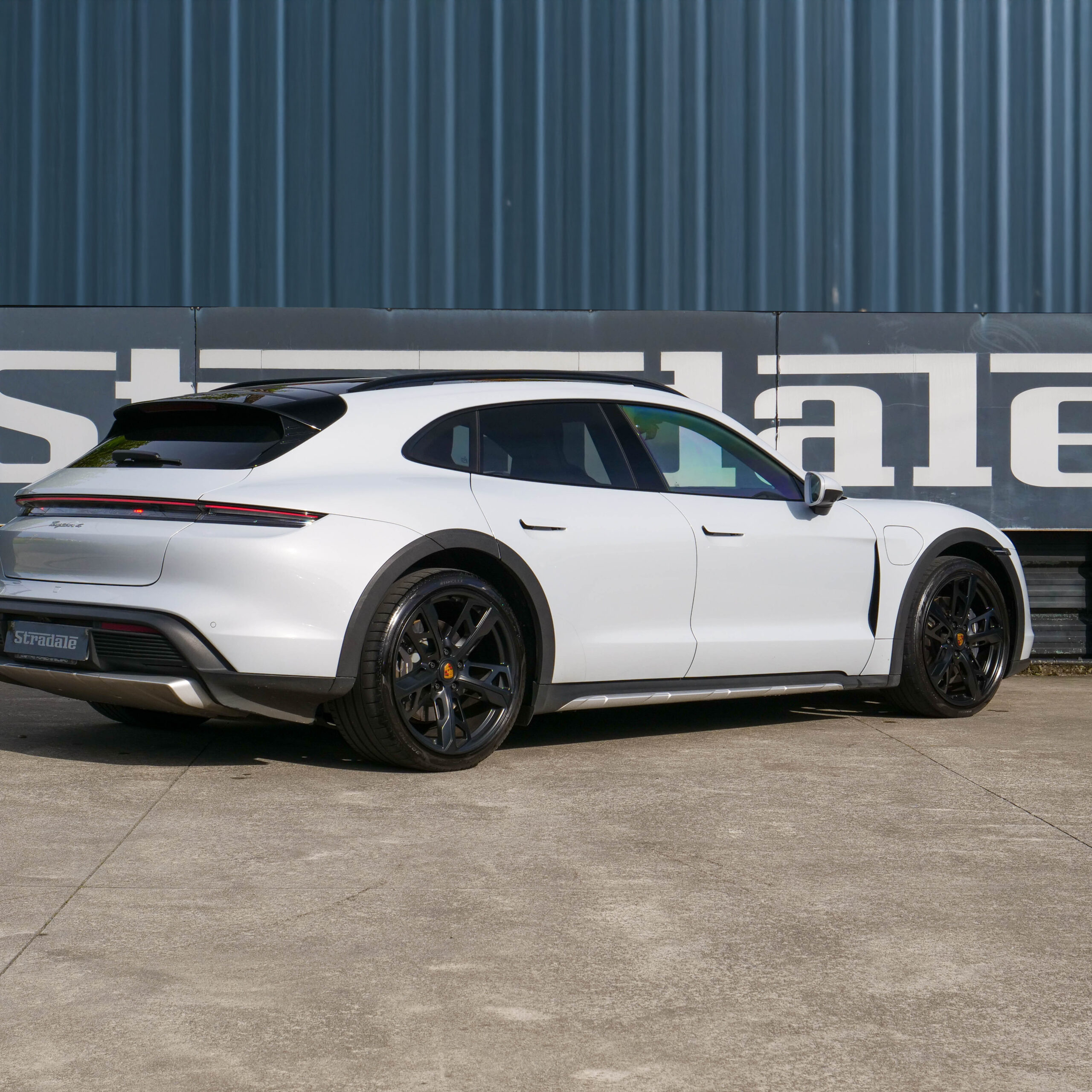 Porsche Taycan 4 Cross Turismo - imagen 18