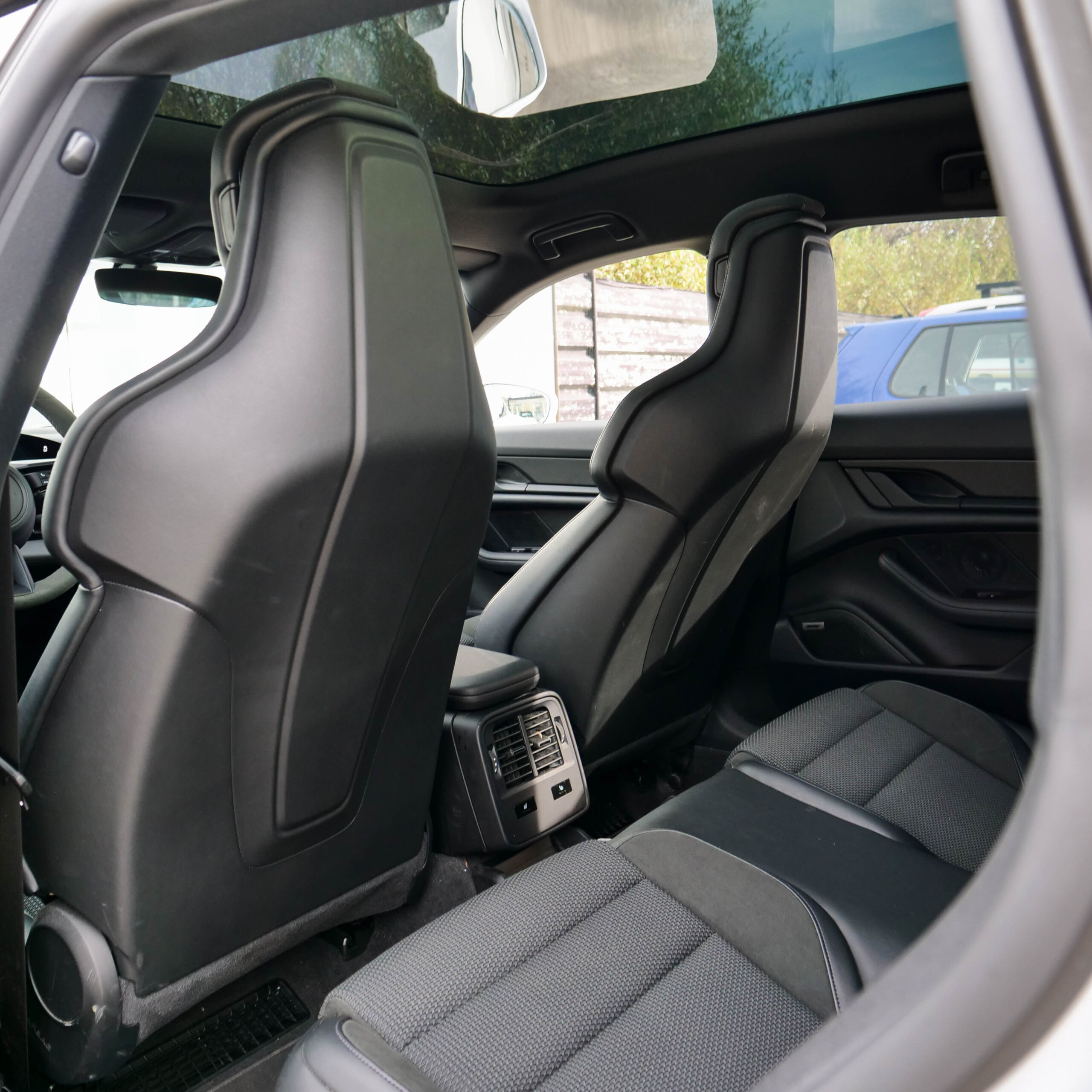 Porsche Taycan 4 Cross Turismo - imagen 24