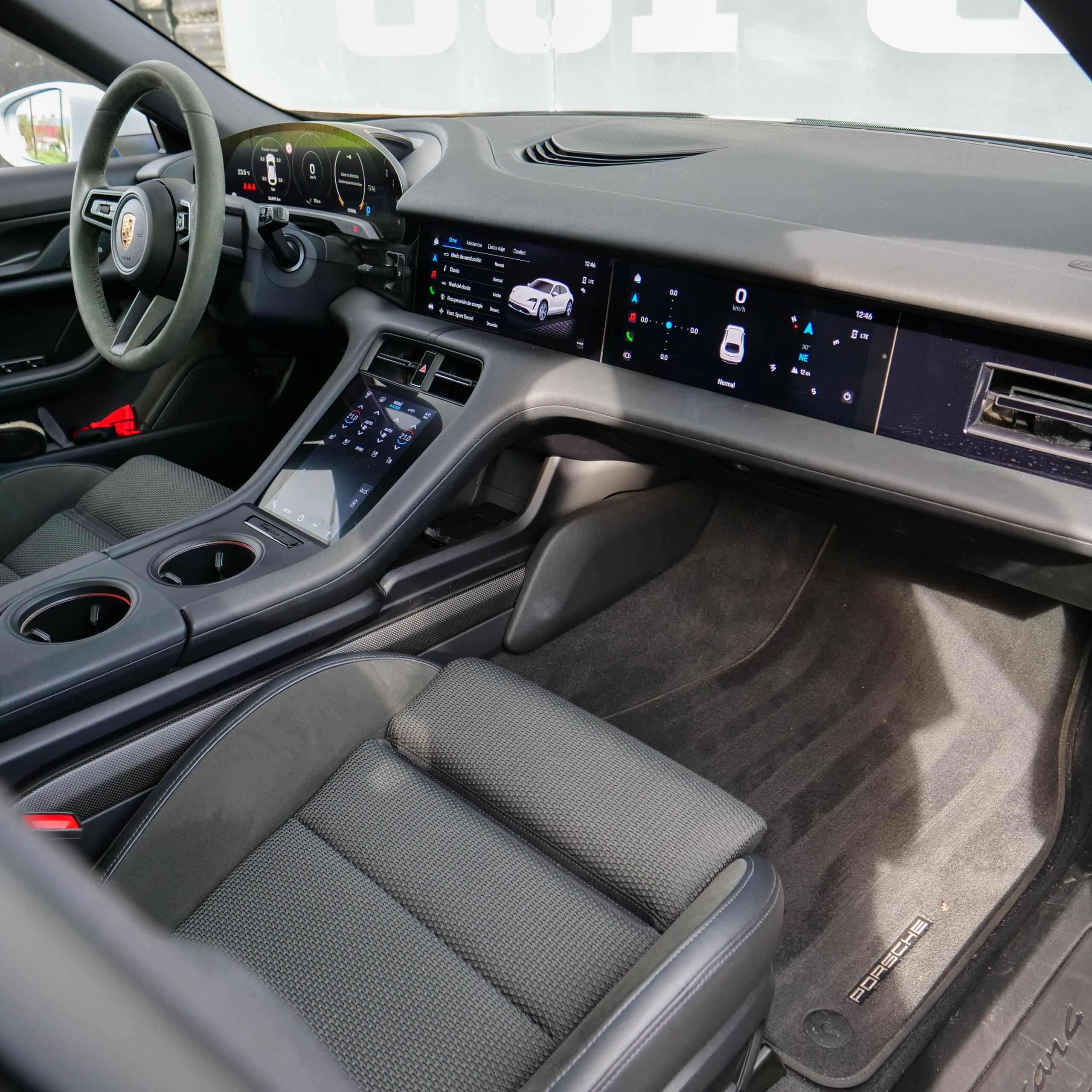 Porsche Taycan 4 Cross Turismo - imagen 30
