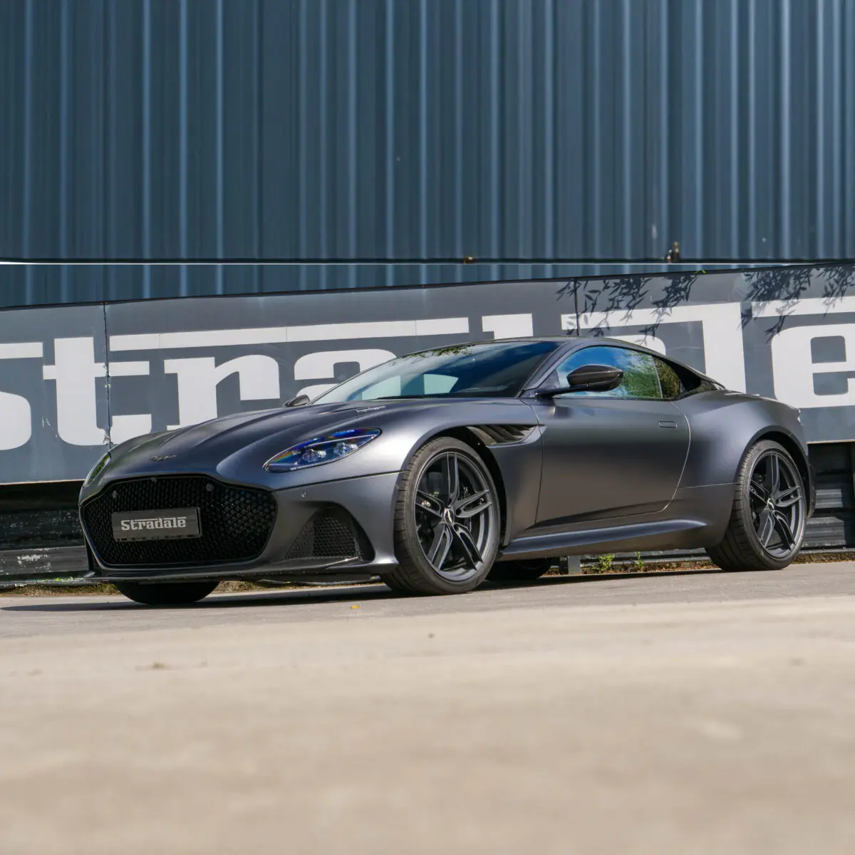 Aston Martin DBS Superleggera V12 - imagen 3