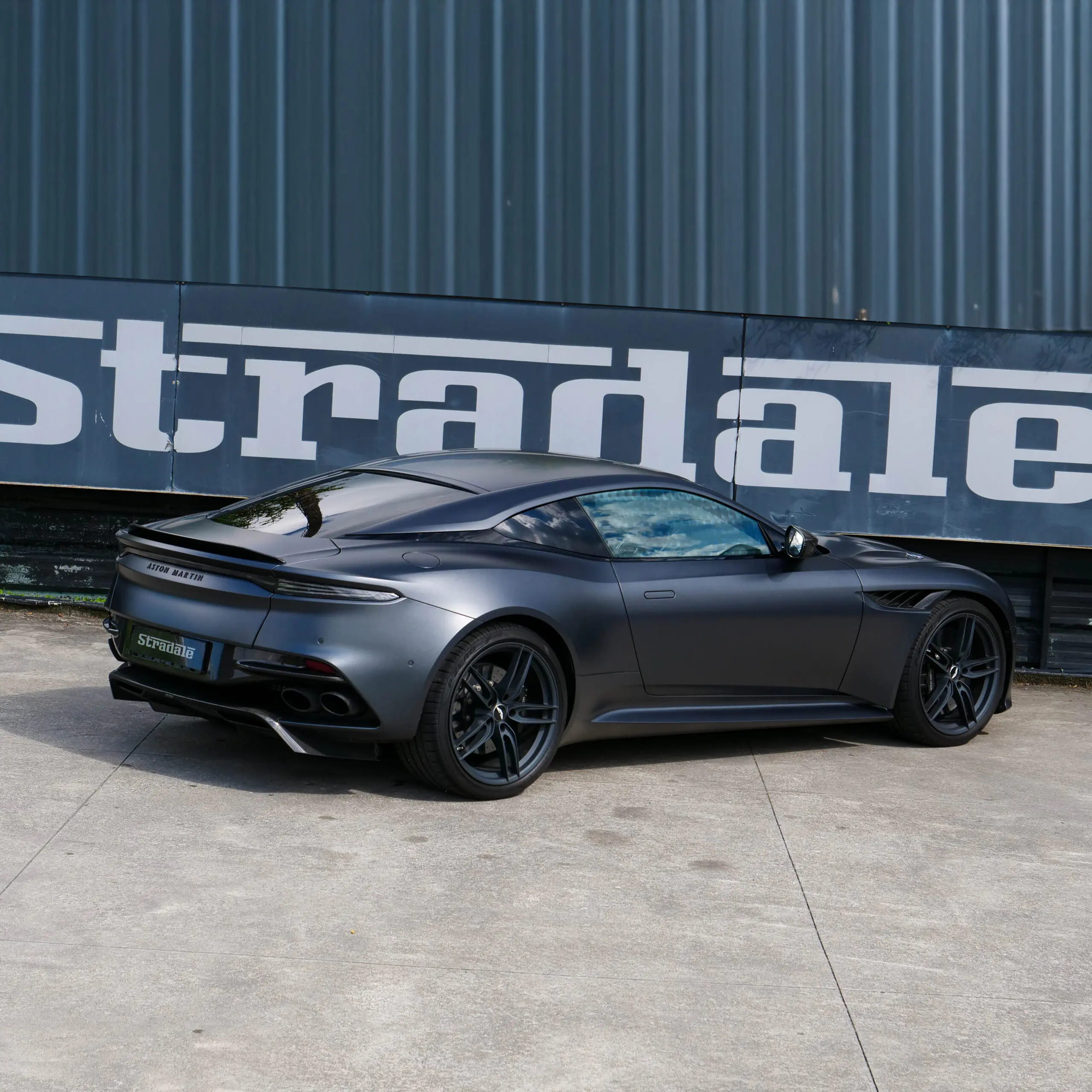 Aston Martin DBS Superleggera V12 - imagen 24